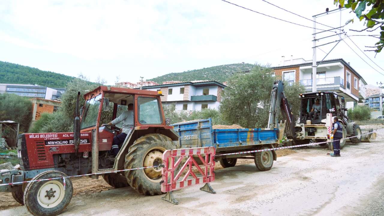 Milas Belediyesi Ekipleri Tamirat Çalışmalarını Hızlandırdı 5
